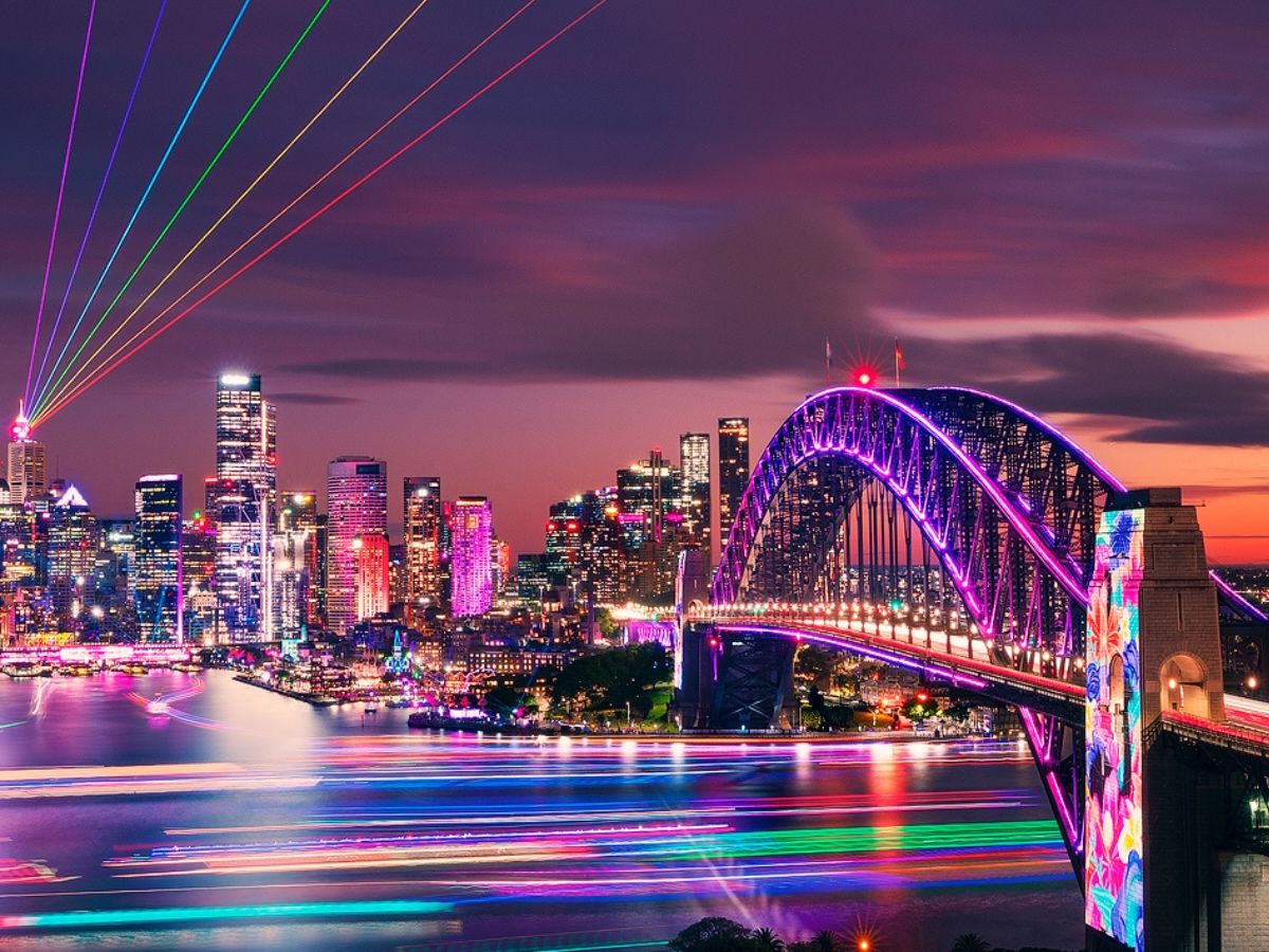 There are great Sydney Harbour vantage points for long shutter speed photos of Vivid Sydney 2025.